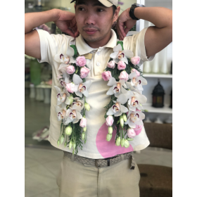 أحلام استثنائية، جوري-وردي، جوري-زهري، سمبيديوم-أبيض، عقد-للرقبة، عقد-للعنق، اكسسوار-ورد-طبيعي، اكسسوار-ورود-طبيعية، اكسسوار-من-الأزهار-الطبيعية، اكسسوار-من-الزهور-الطبيعية، السعودية، توصيل، اون لاين، اونلاين، زهور، ورود، أزهار، ورد، الورد، الورود، الزهور